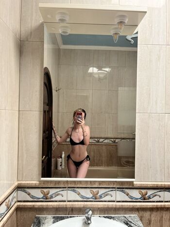 Leaked Emzeeni private photo viral onlyfans