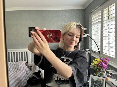 Leaked Emzeeni private photo viral onlyfans