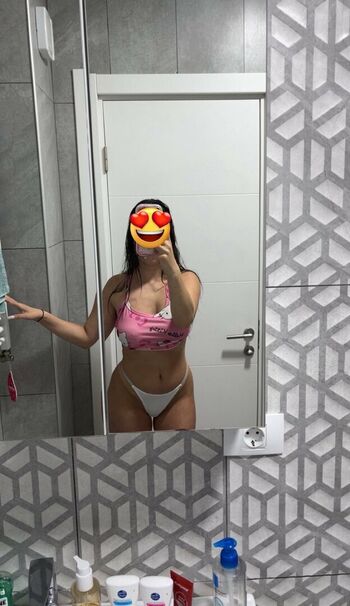 Leaked Esracicekk private photo viral onlyfans