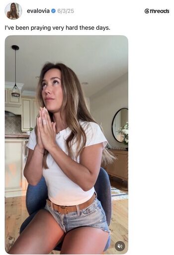Eva Lovia