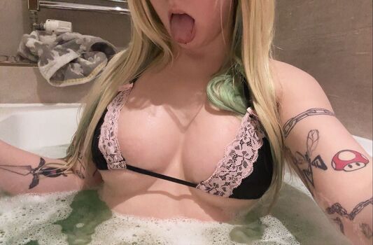 Leaked Evaviolet private photo viral onlyfans