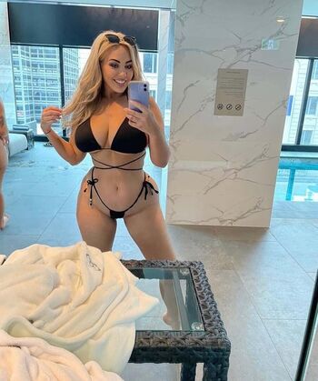 Evie Leana