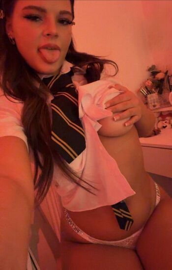 Leaked Eviesells private photo viral onlyfans