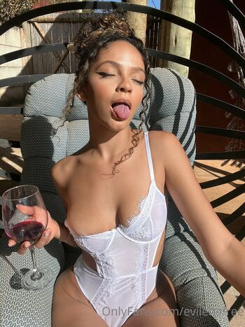 Leaked Evilenafree private photo viral onlyfans