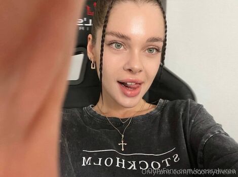 Leaked Eyessakuraa private photo viral onlyfans