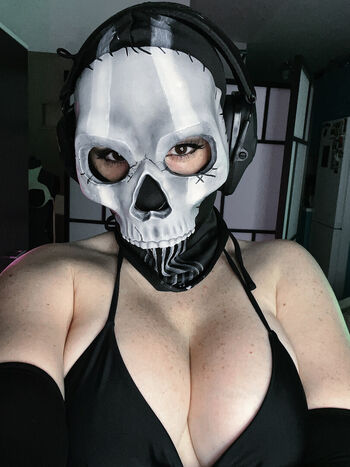 Leaked Ezy summers cosplay page private photo viral onlyfans