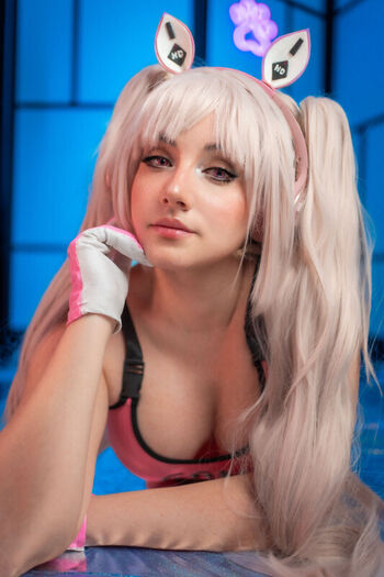 Ezy Summers Cosplay