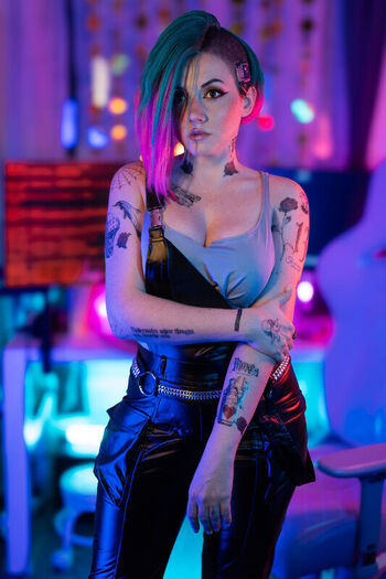 Ezy Summers Cosplay