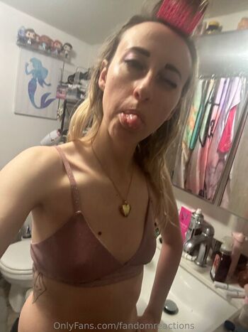 Leaked Fandomreactions private photo viral onlyfans