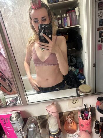 Leaked Fandomreactions private photo viral onlyfans