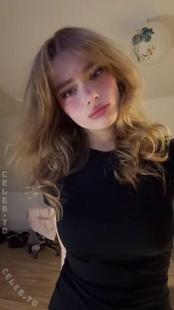 Leaked Felinenyaa page private photo viral onlyfans