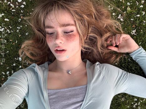 Leaked Felinenyaa private photo viral onlyfans