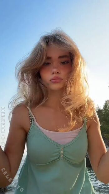 Leaked Felinenyaa private photo viral onlyfans