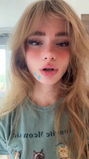 Leaked Felinenyaa private photo viral onlyfans