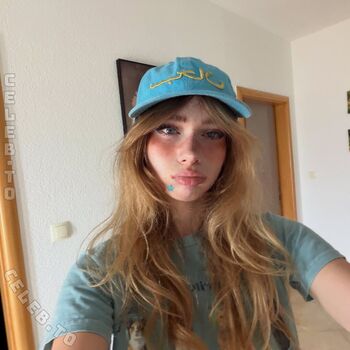 Leaked Felinenyaa private photo viral onlyfans