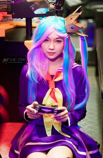 Filipina Cosplayers