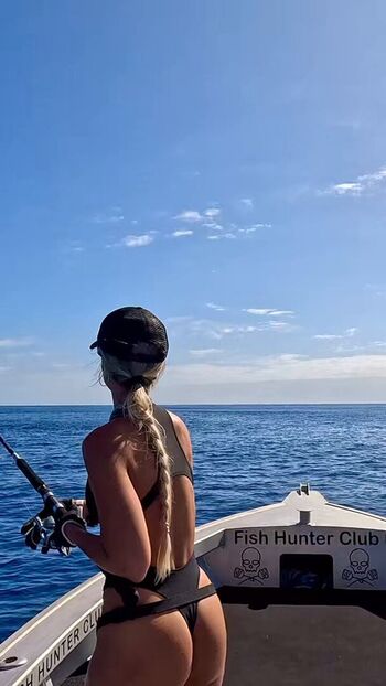 Fishhuntressclub