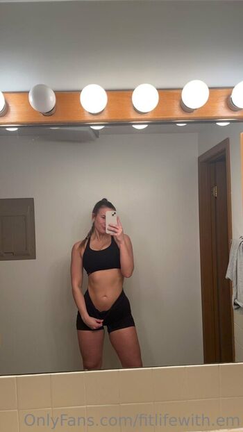 Leaked Fitlifewith em private photo viral onlyfans