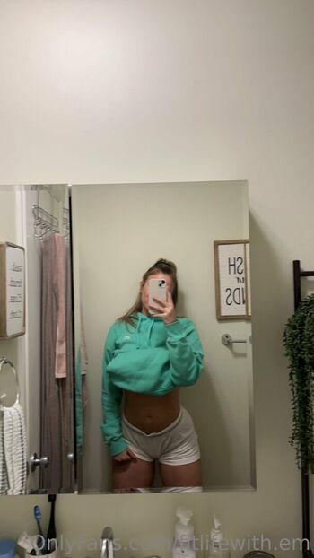 Leaked Fitlifewith em private photo viral onlyfans