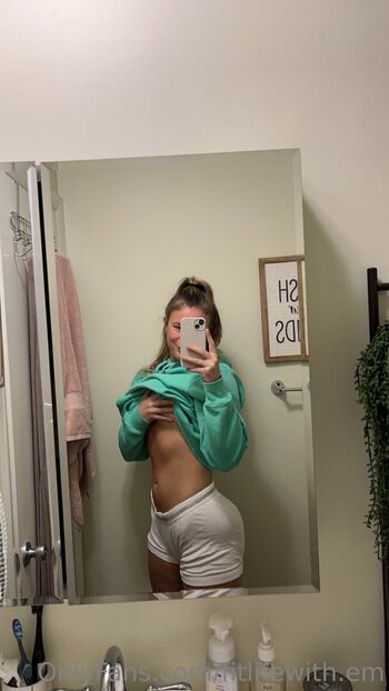 Leaked Fitlifewith em private photo viral onlyfans