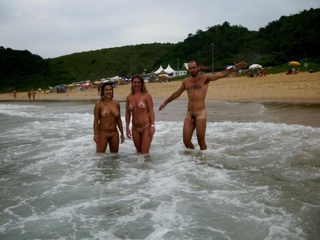 Flagras Em Praia