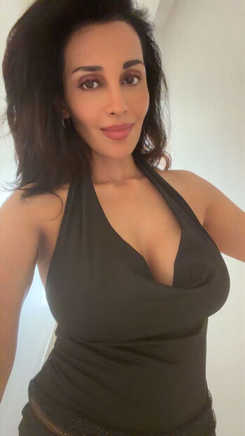 Flora Saini