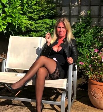 Leaked Foxy geek girl private photo viral onlyfans