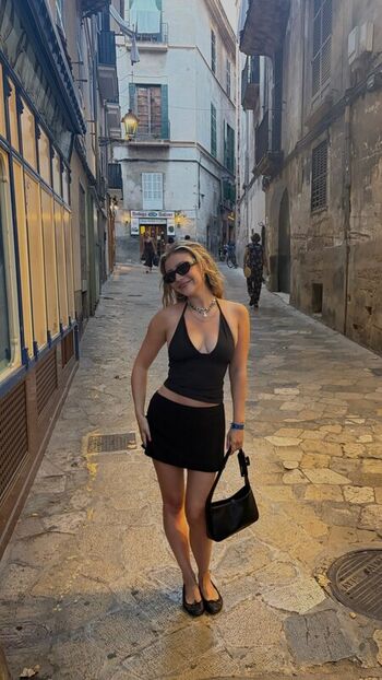 Leaked Genevieve hannelius page private photo viral onlyfans
