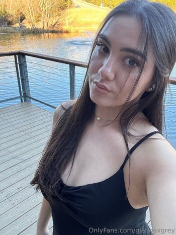 Leaked Giannagreyx page private photo viral onlyfans