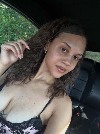 Leaked Giavannanmoore private photo viral onlyfans