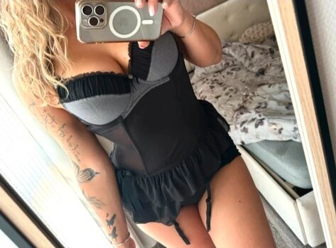 Leaked Giollia glam private photo viral onlyfans