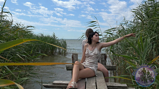 Girls Hunters Beauty