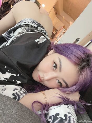 Girls With Colored Hair ????