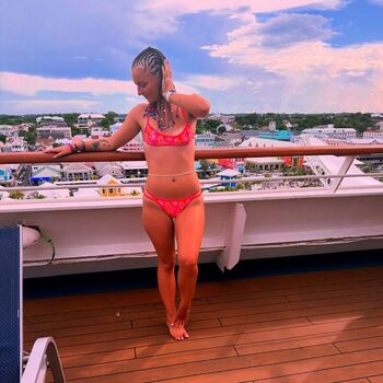 Leaked Glttergutz page private photo viral onlyfans