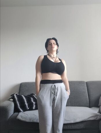 Leaked Glossygirl private photo viral onlyfans