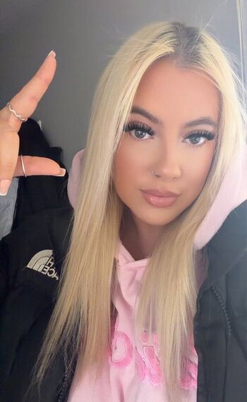 Leaked Goddess hollyx private photo viral onlyfans