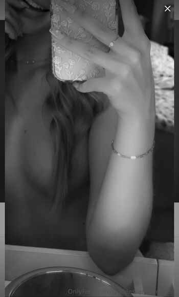 Leaked Goddessemmielove private photo viral onlyfans