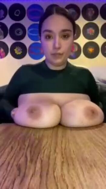 Gostosas Com Peitos Caidos