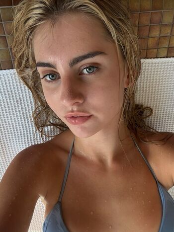 Leaked Gracelyra private photo viral onlyfans
