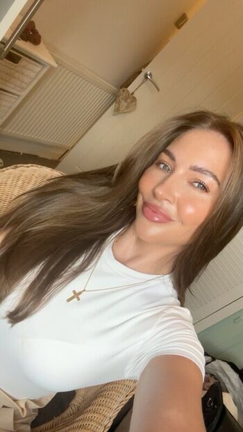 Leaked Gracie lewis private photo viral onlyfans