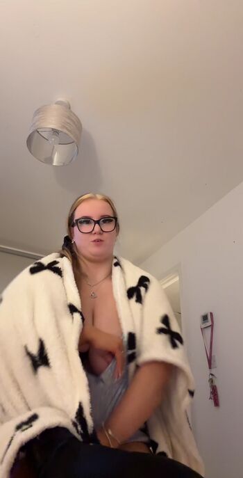 Leaked Graciembxox private photo viral onlyfans