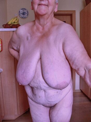 granny.boob