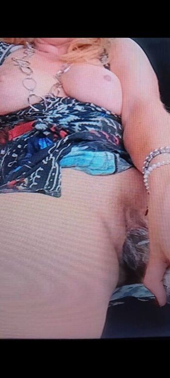 Leaked Granny boob private photo viral onlyfans