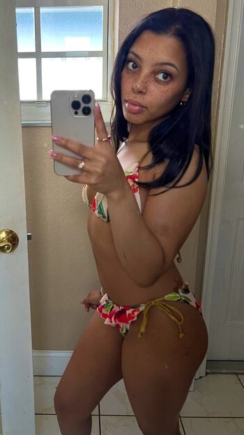 Leaked Guapunzel private photo viral onlyfans