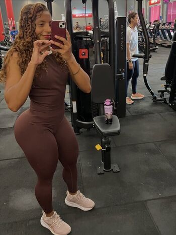 Leaked Gym booty bubble butts  page private photo viral onlyfans