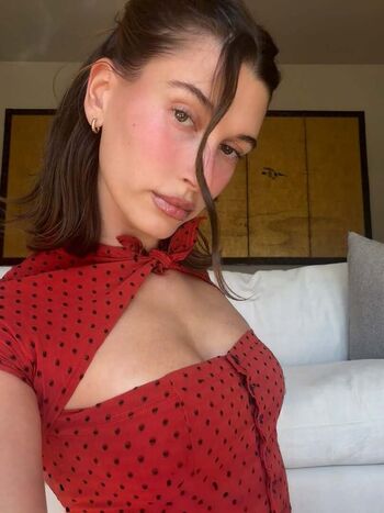 Hailey Baldwin Bieber