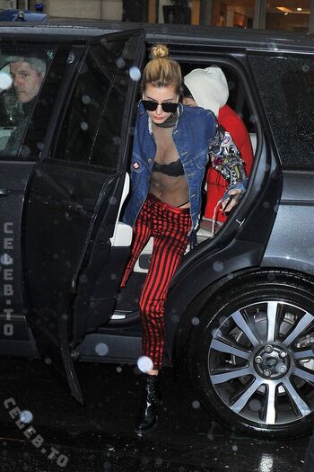 Hailey Bieber