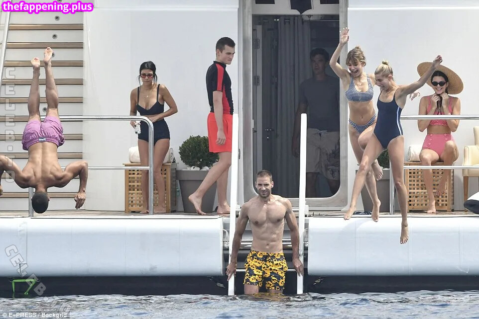 Hailey Bieber