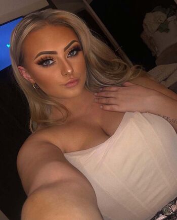 Leaked Hailey brown private photo viral onlyfans