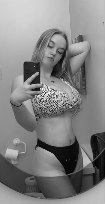 Leaked Hailey frizzell private photo viral onlyfans